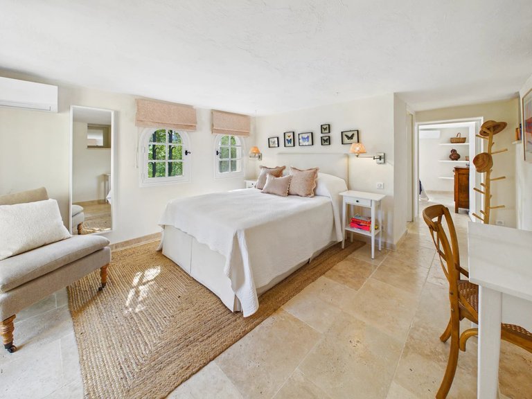 Villa for Sale in Tourrettes Sur Loup, Vence, St. Paul Area 11