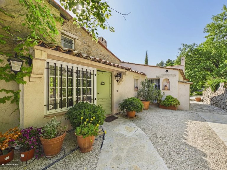 Villa for Sale in Tourrettes Sur Loup, Vence, St. Paul Area 19