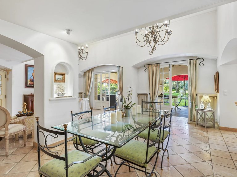Villa for Sale in Speracedes, Mougins, Valbonne, Grasse Area 12