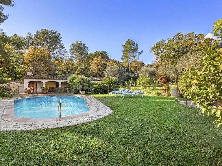 Villa for Sale in Speracedes, Mougins, Valbonne, Grasse Area 3