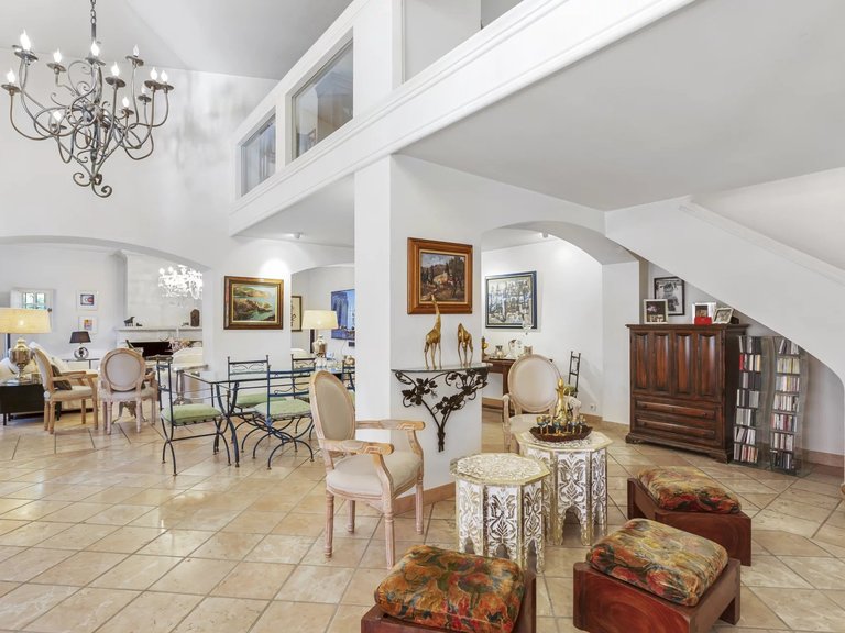 Villa for Sale in Speracedes, Mougins, Valbonne, Grasse Area 9