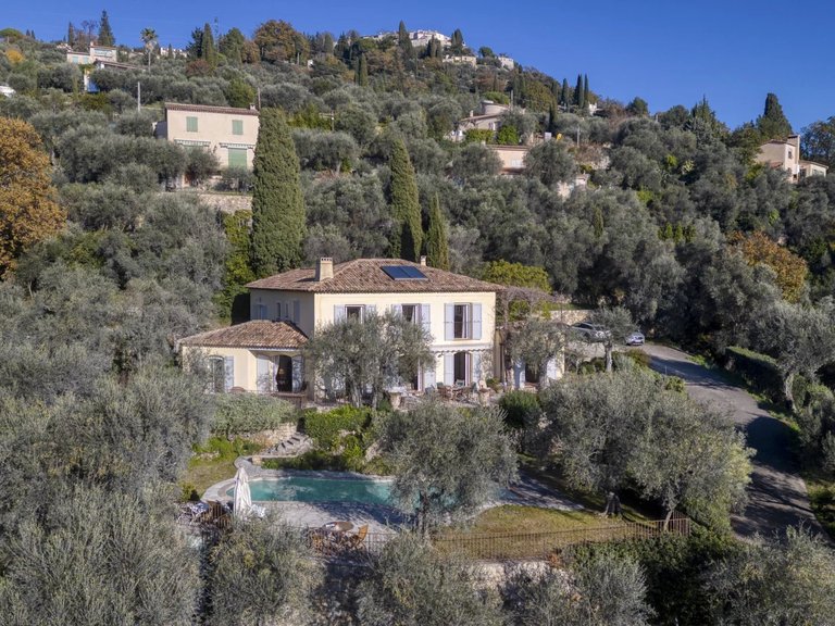 Villa for Sale in Cabris, Mougins, Valbonne, Grasse Area 1