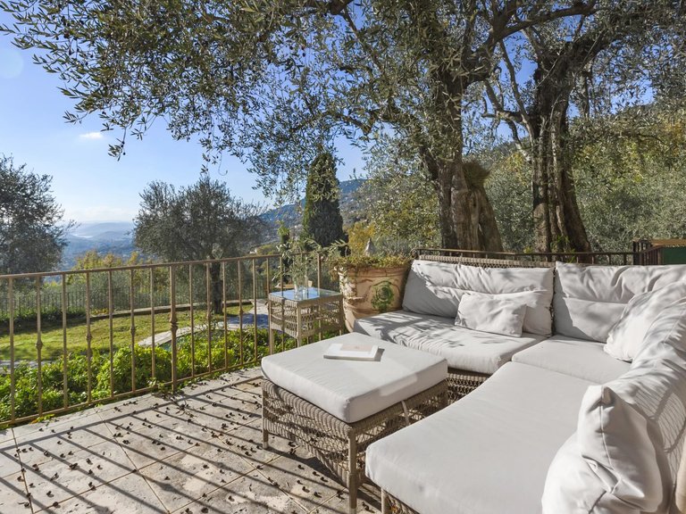 Villa for Sale in Cabris, Mougins, Valbonne, Grasse Area 12