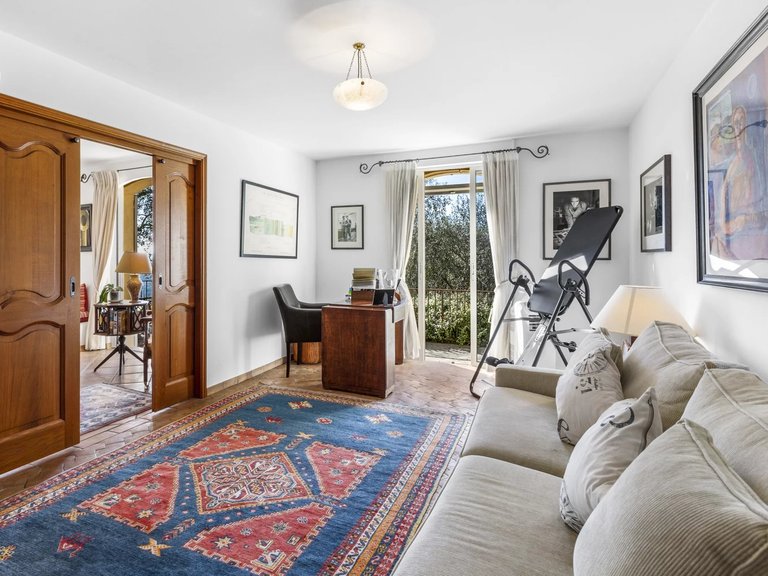 Villa for Sale in Cabris, Mougins, Valbonne, Grasse Area 14