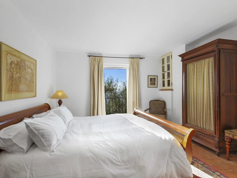 Villa for Sale in Cabris, Mougins, Valbonne, Grasse Area 16