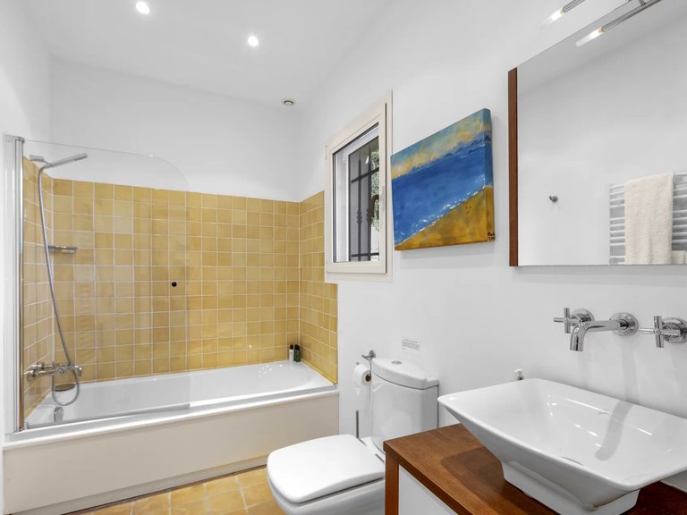 Villa for Sale in Cabris, Mougins, Valbonne, Grasse Area 19