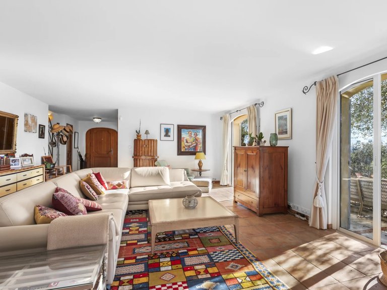Villa for Sale in Cabris, Mougins, Valbonne, Grasse Area 2