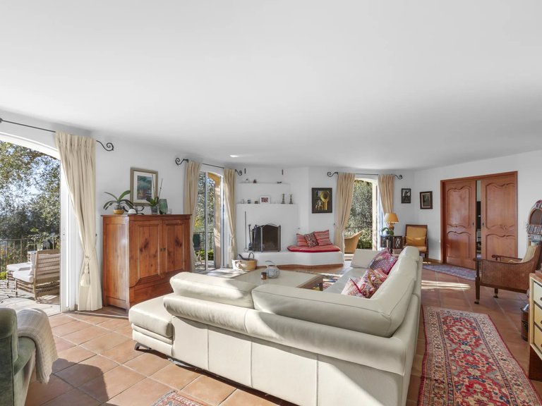 Villa for Sale in Cabris, Mougins, Valbonne, Grasse Area 5