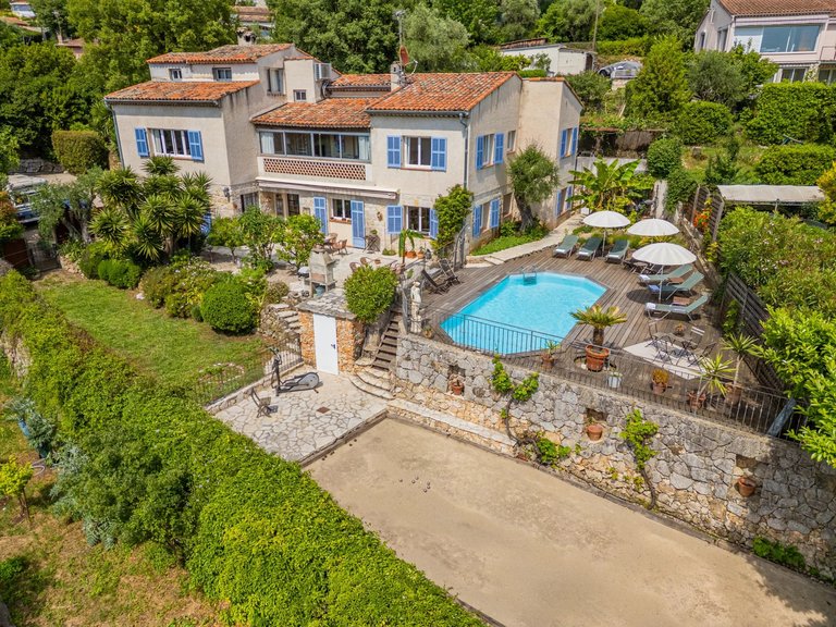 Villa for Sale in Vence, Vence, St. Paul Area 2