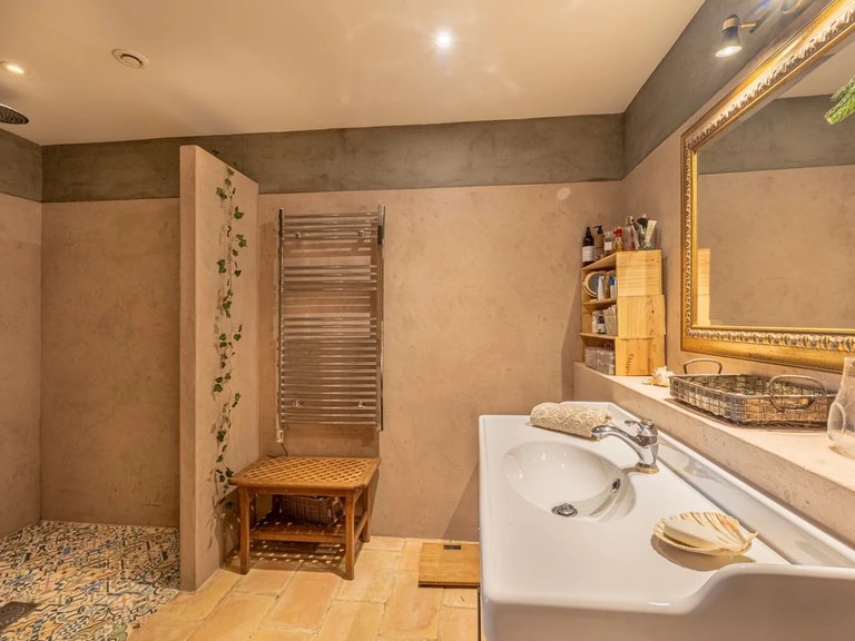 Villa for Sale in Vence, Vence, St. Paul Area 9
