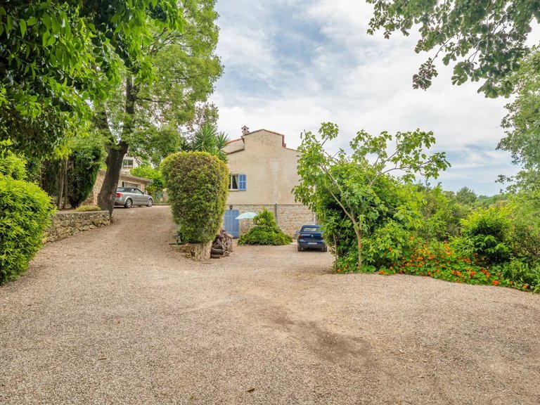 Villa for Sale in Vence, Vence, St. Paul Area 12