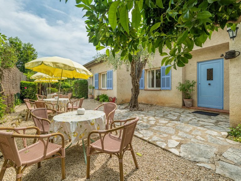 Villa for Sale in Vence, Vence, St. Paul Area 17
