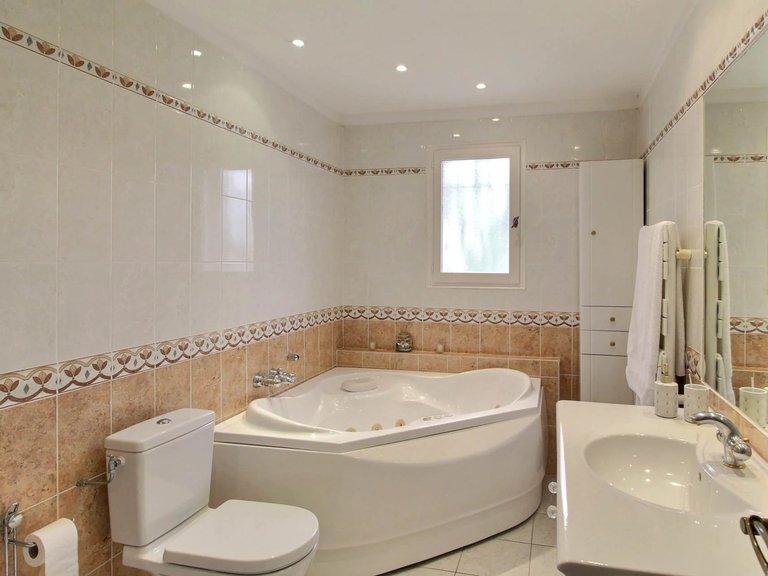 Villa for Sale in Seillans, Var Countryside (fayence, Lorgues, Cotignac) 2