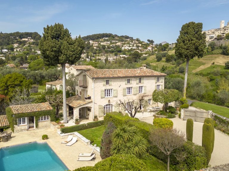 Villa for Sale in St Paul, Vence, St. Paul Area 1