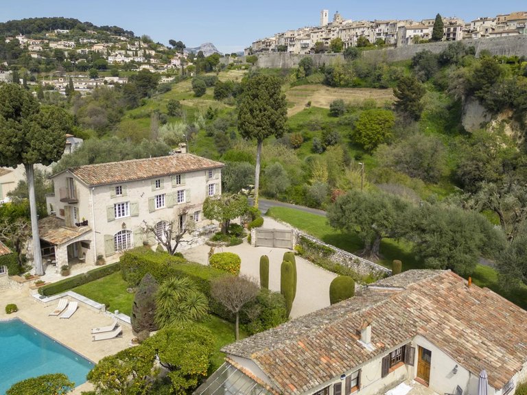 Villa for Sale in St Paul, Vence, St. Paul Area 18