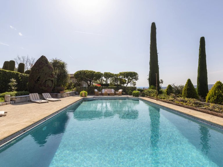Villa for Sale in St Paul, Vence, St. Paul Area 7