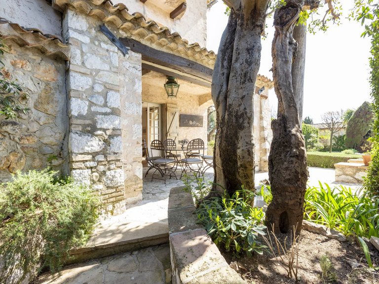 Villa for Sale in St Paul, Vence, St. Paul Area 9