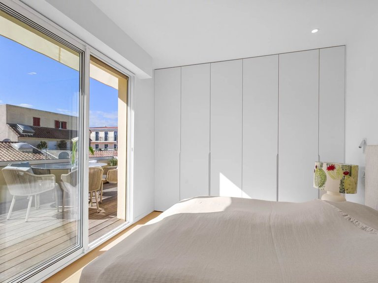 Apartment for Sale in Cannes, Cannes Area 16