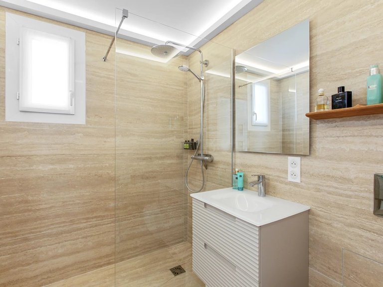 Apartment for Sale in Cannes, Cannes Area 18
