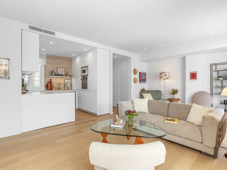 Apartment for Sale in Cannes, Cannes Area 6