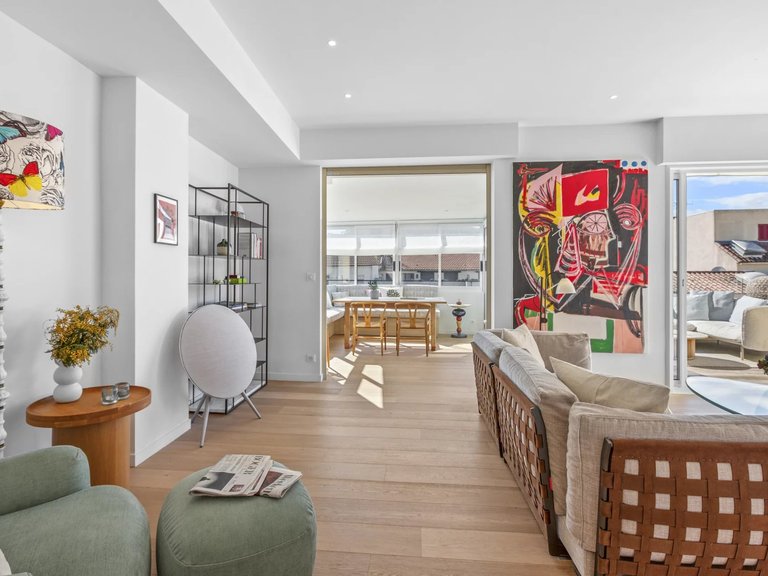 Apartment for Sale in Cannes, Cannes Area 9