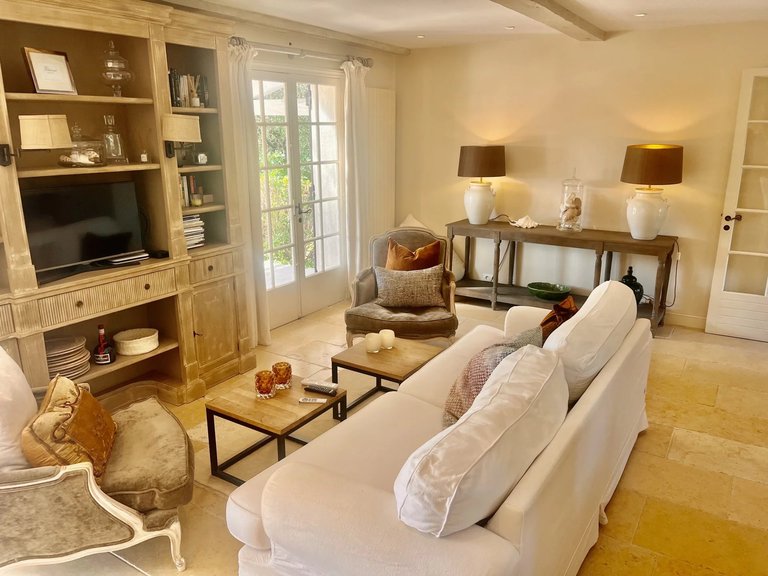 Villa for Sale in Opio, Mougins, Valbonne, Grasse Area 2