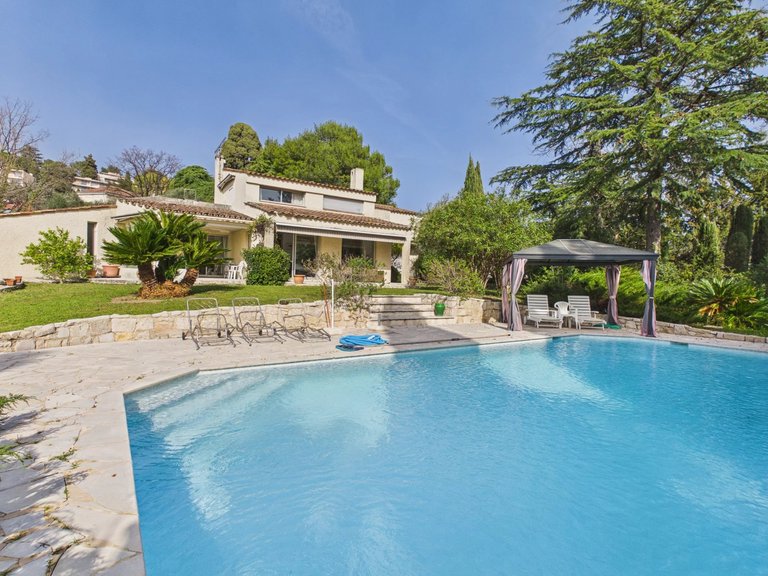 Villa for Sale in Grasse, Mougins, Valbonne, Grasse Area 1