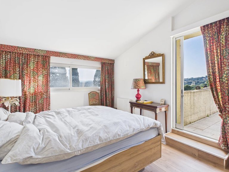 Villa for Sale in Grasse, Mougins, Valbonne, Grasse Area 12