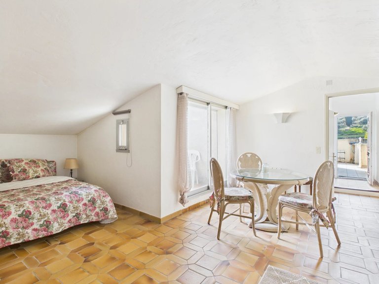 Villa for Sale in Grasse, Mougins, Valbonne, Grasse Area 17