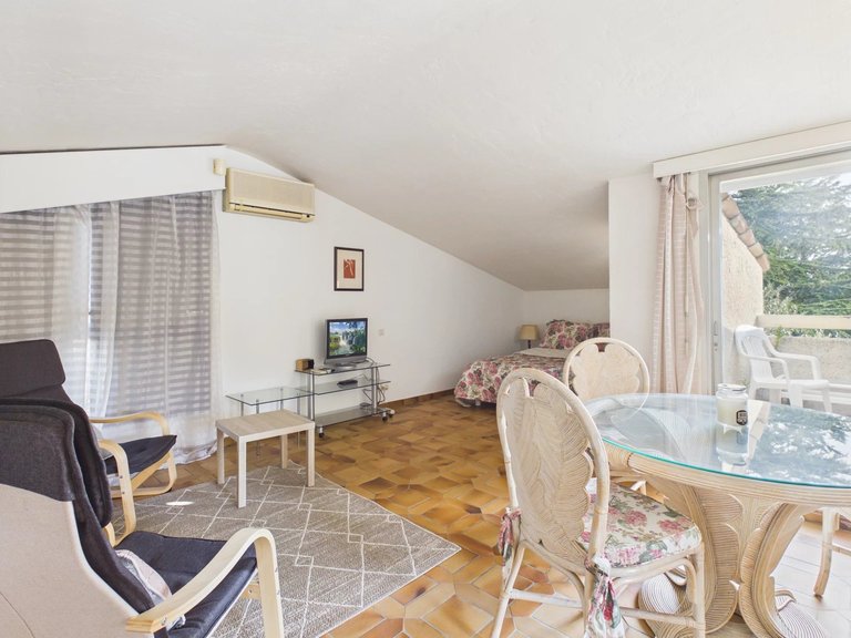 Villa for Sale in Grasse, Mougins, Valbonne, Grasse Area 18