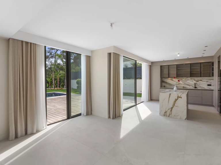 Villa for Sale in Valbonne, Mougins, Valbonne, Grasse Area 3