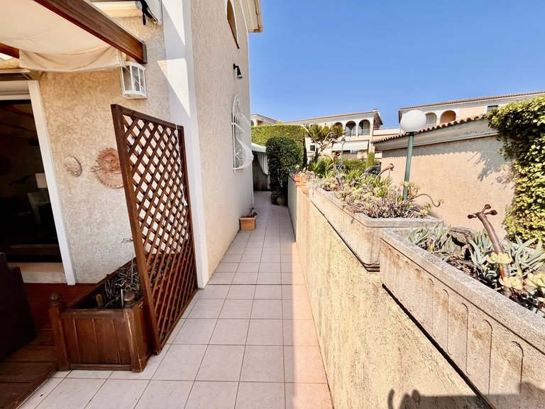 Villa for Sale in Villeneuve Loubet, Antibes Area 7