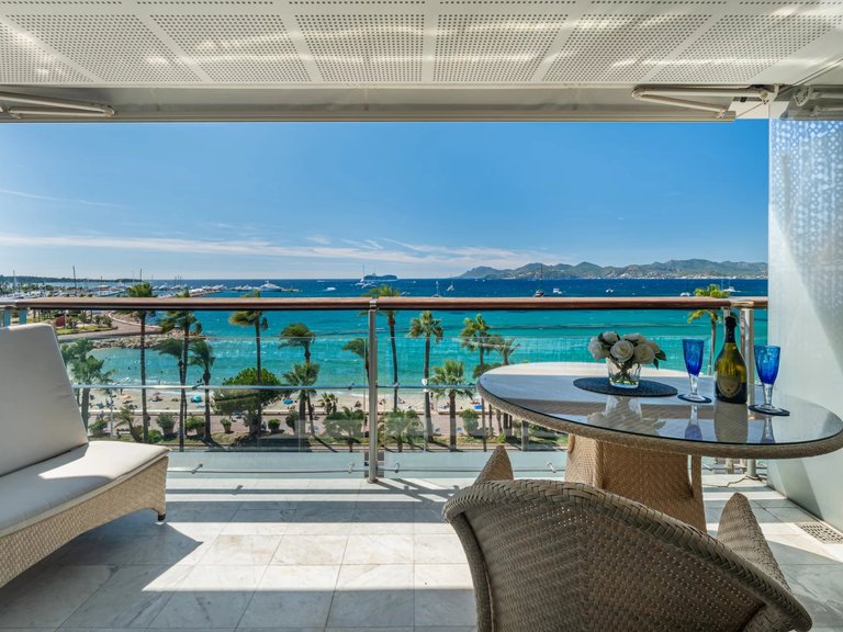 Apartment for Sale in Cannes, Cannes Area 1