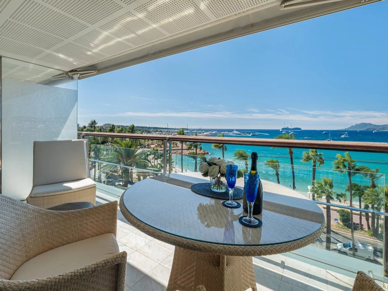 Apartment for Sale in Cannes, Cannes Area 2