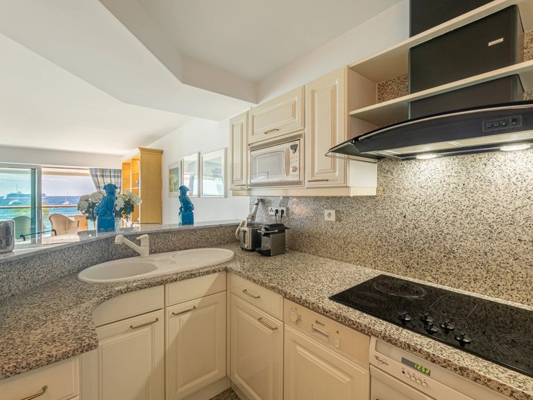 Apartment for Sale in Cannes, Cannes Area 8