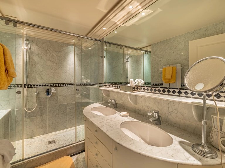 Apartment for Sale in Cannes, Cannes Area 10