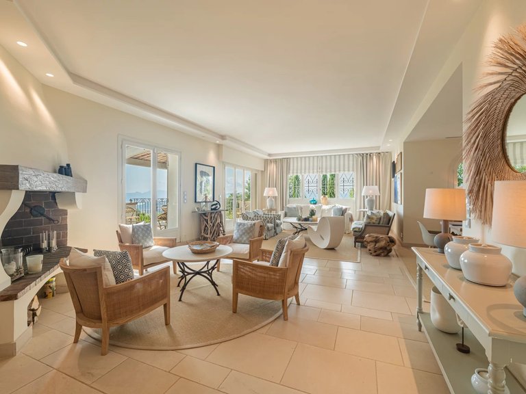 Villa for Sale in Le Cannet, Cannes Area 5