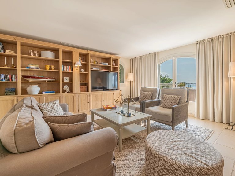Villa for Sale in Le Cannet, Cannes Area 6