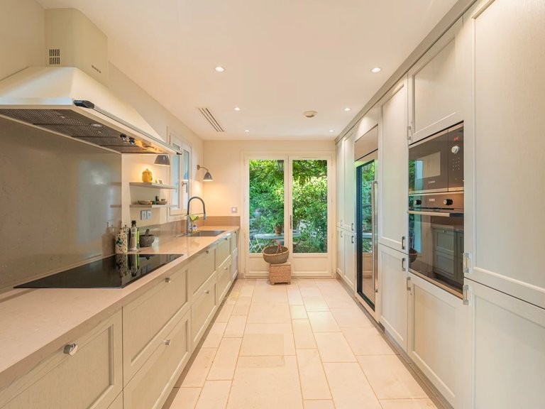 Villa for Sale in Le Cannet, Cannes Area 9