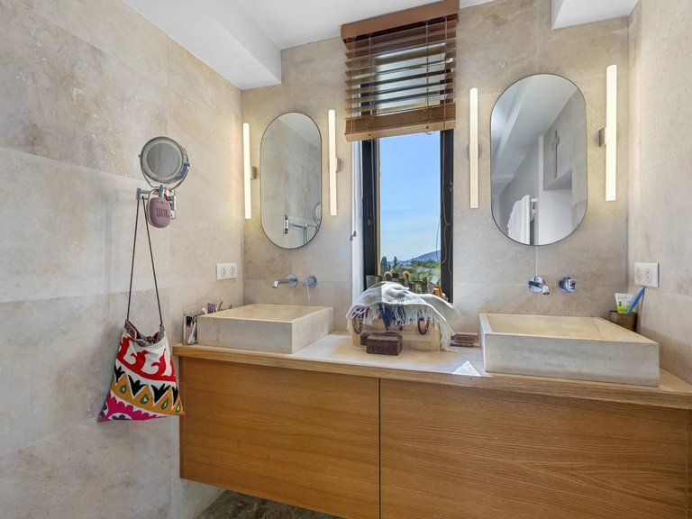 Villa for Sale in Chateauneuf Grasse, Mougins, Valbonne, Grasse Area 18