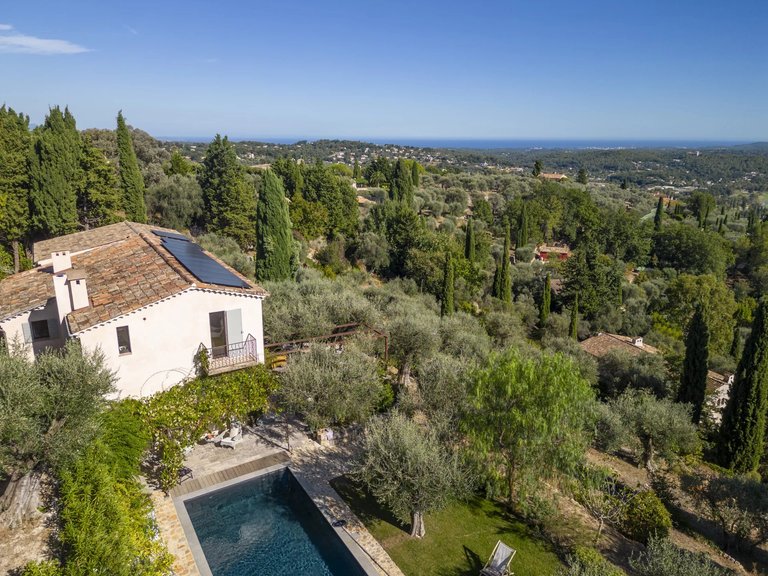 Villa for Sale in Chateauneuf Grasse, Mougins, Valbonne, Grasse Area 5