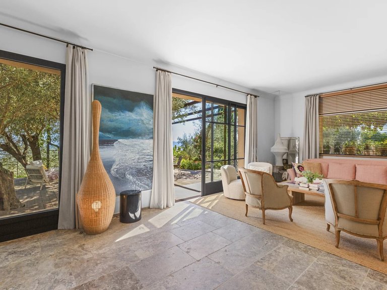 Villa for Sale in Chateauneuf Grasse, Mougins, Valbonne, Grasse Area 8