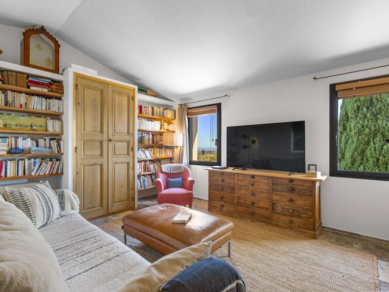 Villa for Sale in Chateauneuf Grasse, Mougins, Valbonne, Grasse Area 11