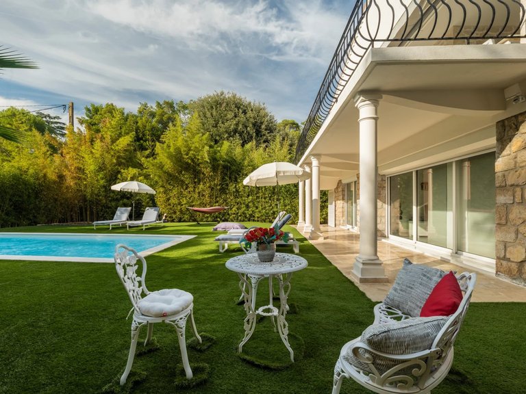 Villa for Sale in Cannes, Cannes Area 6
