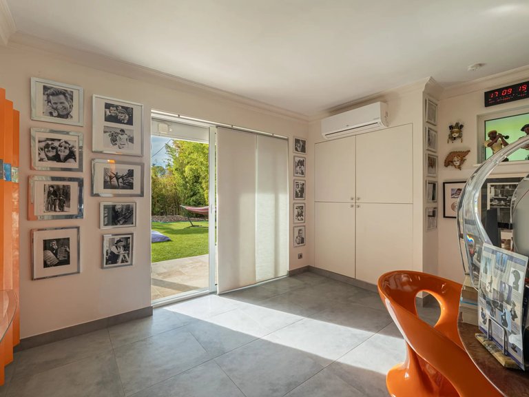 Villa for Sale in Cannes, Cannes Area 17
