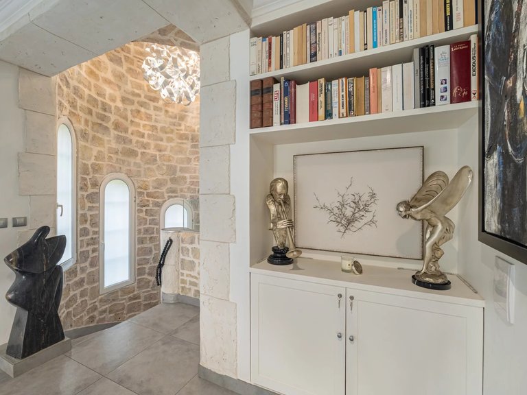 Villa for Sale in Cannes, Cannes Area 18
