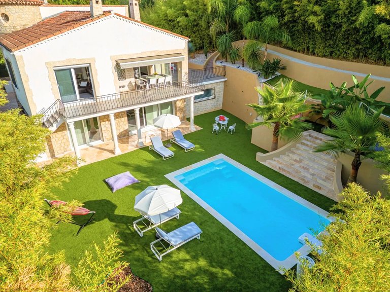 Villa for Sale in Cannes, Cannes Area 1