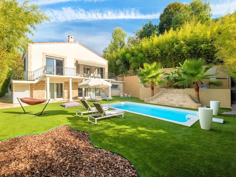 Villa for Sale in Cannes, Cannes Area 3