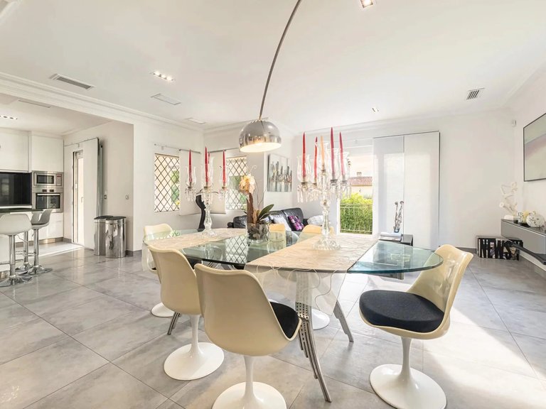 Villa for Sale in Cannes, Cannes Area 5