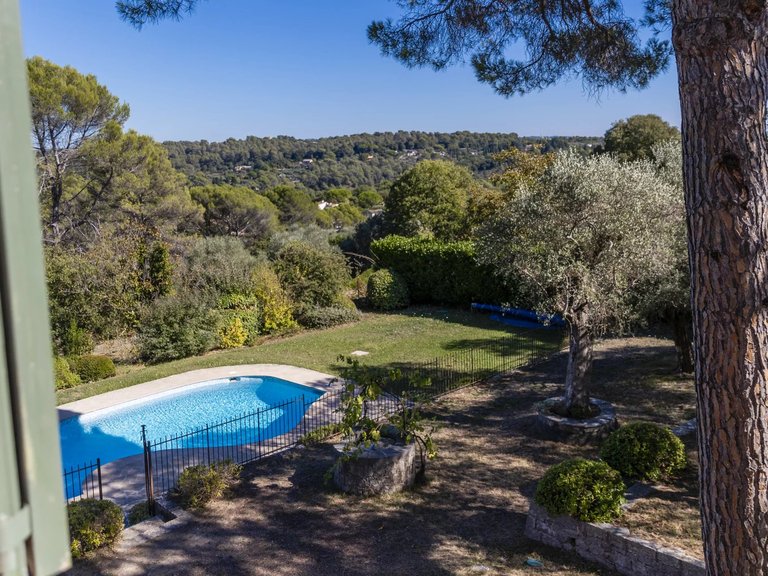 Villa for Sale in Grasse, Mougins, Valbonne, Grasse Area 2